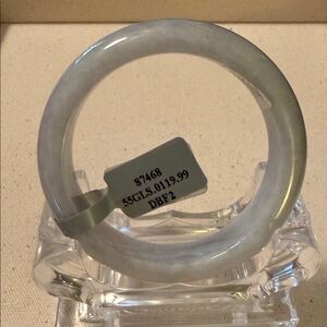 Elegant Jade Bangle Bracelet